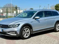 Usata VW Passat Alltrack 200 CV (147 kW) 2022 Argento Station wagon
