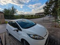 Usata Ford Fiesta 96 CV (70 kW) 2011 Bianco Utilitaria