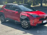 Usata Toyota Yaris Hybrid Trend 92 CV (67 kW) 2022 Rosso Station wagon