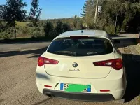 Usata Alfa Romeo Giulietta Distinctive 105 CV (77 kW) 2013 Bianco Utilitaria