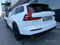 Usata Volvo V60 CC 197 CV (144 kW) 2022 Bianco Station wagon
