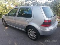 Usata VW Golf IV 101 CV (74 kW) 2002 Grigio Utilitaria