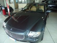 Begagnad Maserati Quattroporte 400 HK (294 kW) 2004 Grå Sedan