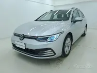 Usata VW Golf VIII Life 116 CV (85 kW) 2023 Grigio Station wagon