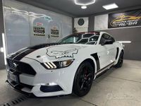 Usata Ford Mustang Fastback 309 CV (227 kW) 2016 Bianco Coupé
