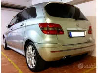 Usata Mercedes B200 140 CV (102 kW) 2006 Grigio Monovolume