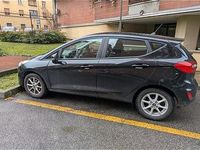 Usata Ford Fiesta 85 CV (62 kW) 2017 Nero Berlina