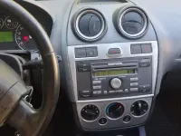 Usata Ford Fiesta Titanium 68 CV (50 kW) 2007 Argento Utilitaria