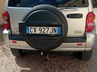 Usata Jeep Cherokee 163 CV (119 kW) 2005 Grigio SUV