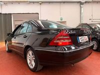 Usata Mercedes C220 Avantgarde 142 CV (104 kW) 2004 Nero Berlina