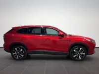 Usata MG HS Luxury 143 CV (105 kW) 2025 Diamon red SUV