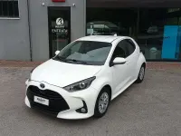 Gebraucht Toyota Yaris Hybrid Business Edition 92 PS (67 kW) 2022 Weiß Limousine