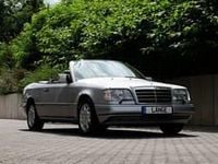 Usata Mercedes E320 220 CV (161 kW) 1994 Argento Cabrio