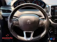 Usata Peugeot 2008 Allure 82 CV (60 kW) 2014 Argento SUV