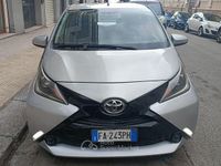 Usata Toyota Aygo 69 CV (50 kW) 2015 Argento Utilitaria