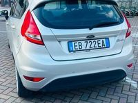 Usata Ford Fiesta 53 CV (38 kW) 2010 Grigio Utilitaria