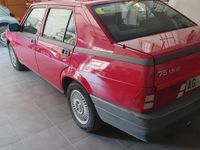 Usata Alfa Romeo 75 105 CV (77 kW) 1991 Rosso Berlina