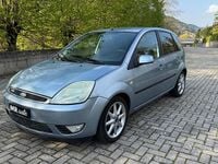 Usata Ford Fiesta Ghia 68 CV (50 kW) 2005 Blu Utilitaria