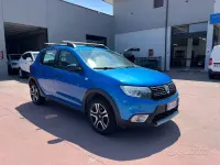 Usata Dacia Sandero Stepway 90 CV (66 kW) 2018 Bluazzurro Berlina