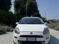 Usata Fiat Punto Lounge 77 CV (56 kW) 2015 Berlina