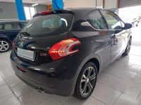 Usata Peugeot 208 Sport 68 CV (50 kW) 2015 Nero Utilitaria
