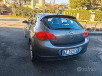 Usata Opel Astra 100 CV (73 kW) 2011 Marrone Berlina