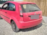Usata Ford Fiesta 75 CV (55 kW) 2005 Rosso Utilitaria