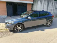 Usata Volvo V40 120 CV (88 kW) 2017 Bluazzurro Berlina