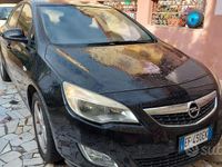 Usata Opel Astra 125 CV (91 kW) 2010 Nero Berlina