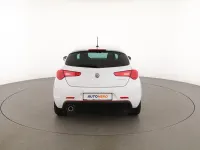 Begagnad Alfa Romeo Giulietta 120 HK (88 kW) 2018 Vit Halvkombi