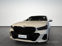Usata BMW 540 M Sport 249 CV (183 kW) 2025 Alpinweiss iii pastello Station wagon