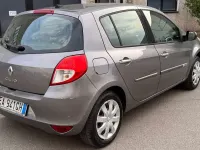 Usata Renault Clio III Dynamique 75 CV (55 kW) 2010 Grigio Berlina