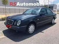 Usata Mercedes E250 150 CV (110 kW) 1998 Blu/azzurro Berlina