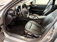 Usata Alfa Romeo Giulia Super 180 CV (132 kW) 2016 Grigio Berlina