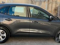 Usado Ford Kuga 120 CV (88 kW) 2021 Gris SUV