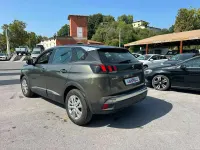 Usata Peugeot 3008 Business-Line 131 CV (96 kW) 2020 Verde SUV