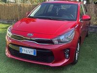 Usata Kia Rio 101 CV (74 kW) 2020 Rosso Berlina