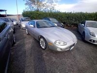Usata Jaguar XKR Supercharged 363 CV (266 kW) 2001 Argento Coupé