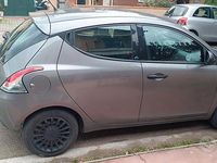 Usata Lancia Ypsilon 69 CV (50 kW) 2018 Grigio Utilitaria