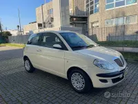 Usata Lancia Ypsilon 60 CV (44 kW) 2004 Beige Utilitaria