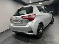 Usata Toyota Yaris Active 69 CV (50 kW) 2019 Grigio Berlina