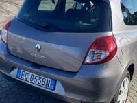 Usata Renault Clio III 75 CV (55 kW) 2010 Grigio Berlina