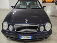 Begagnad Mercedes 200 136 HK (100 kW) 2001 Blå Cab