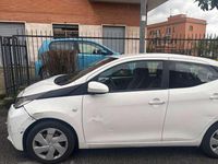 Usata Toyota Aygo X-play 69 CV (50 kW) 2015 Bianco Utilitaria
