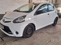 Usata Toyota Aygo Active 68 CV (50 kW) 2013 Bianco Utilitaria