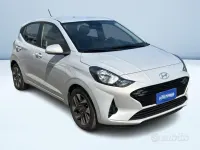 Usata Hyundai i10 67 CV (49 kW) 2023 Argento metallizzato Utilitaria