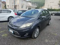 Usata Ford Fiesta 68 CV (50 kW) 2011 Grigio Berlina