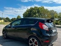 Usata Ford Fiesta 49 CV (36 kW) 2016 Nero Utilitaria
