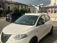 Usata Lancia Ypsilon 85 CV (62 kW) 2015 Bianco Utilitaria