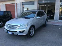 Usata Mercedes ML320 224 CV (164 kW) 2008 Argento SUV